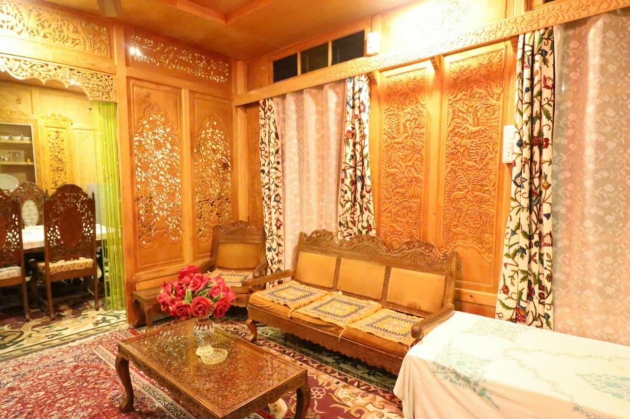 فندق Umbrella Group Of House Boat Srīnagar المظهر الخارجي الصورة