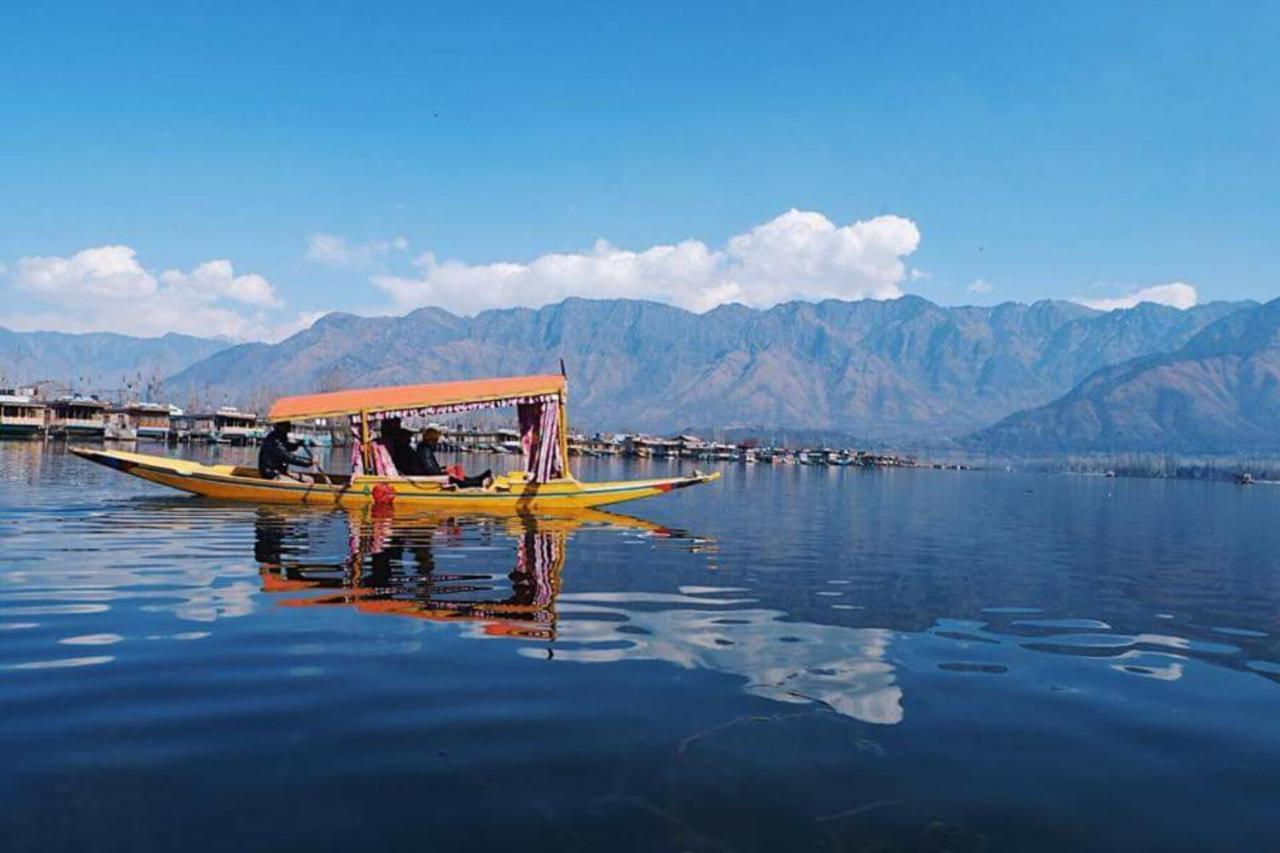 فندق Umbrella Group Of House Boat Srīnagar المظهر الخارجي الصورة