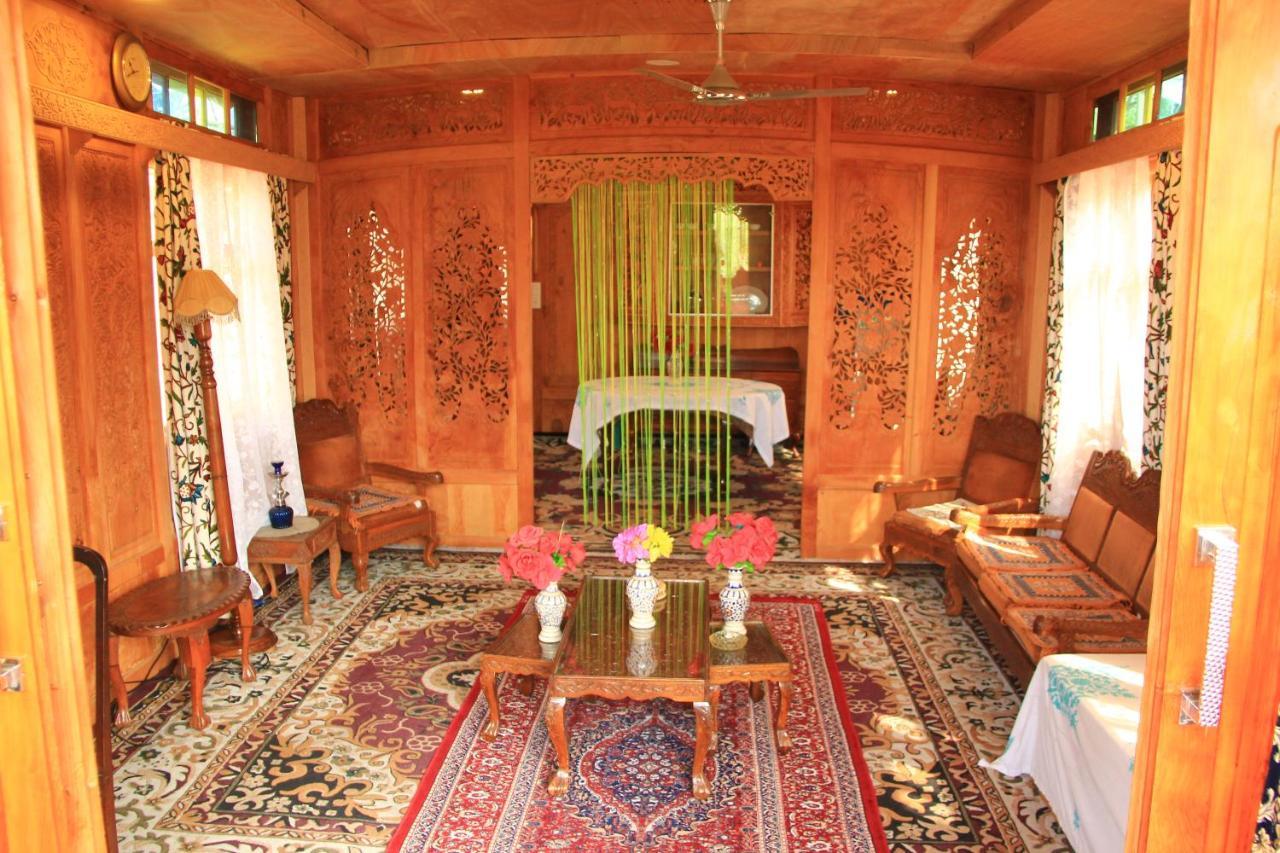 فندق Umbrella Group Of House Boat Srīnagar المظهر الخارجي الصورة