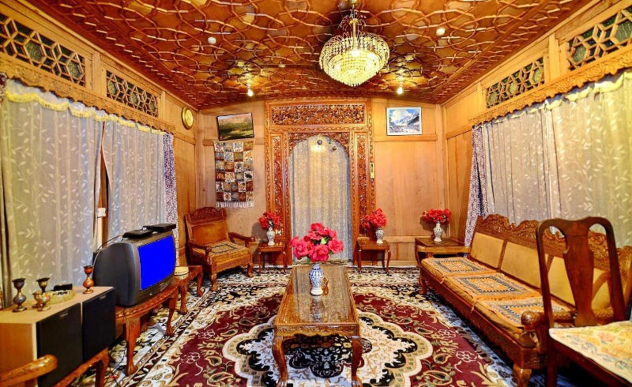 فندق Umbrella Group Of House Boat Srīnagar المظهر الخارجي الصورة